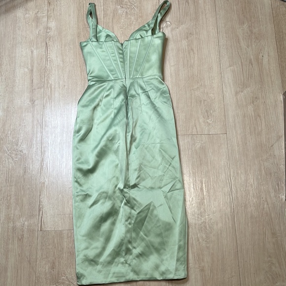 House Of CB Faye Satin Pleated Midi Dress, SIZE SMALL. 0693 - Picture 5 of 11